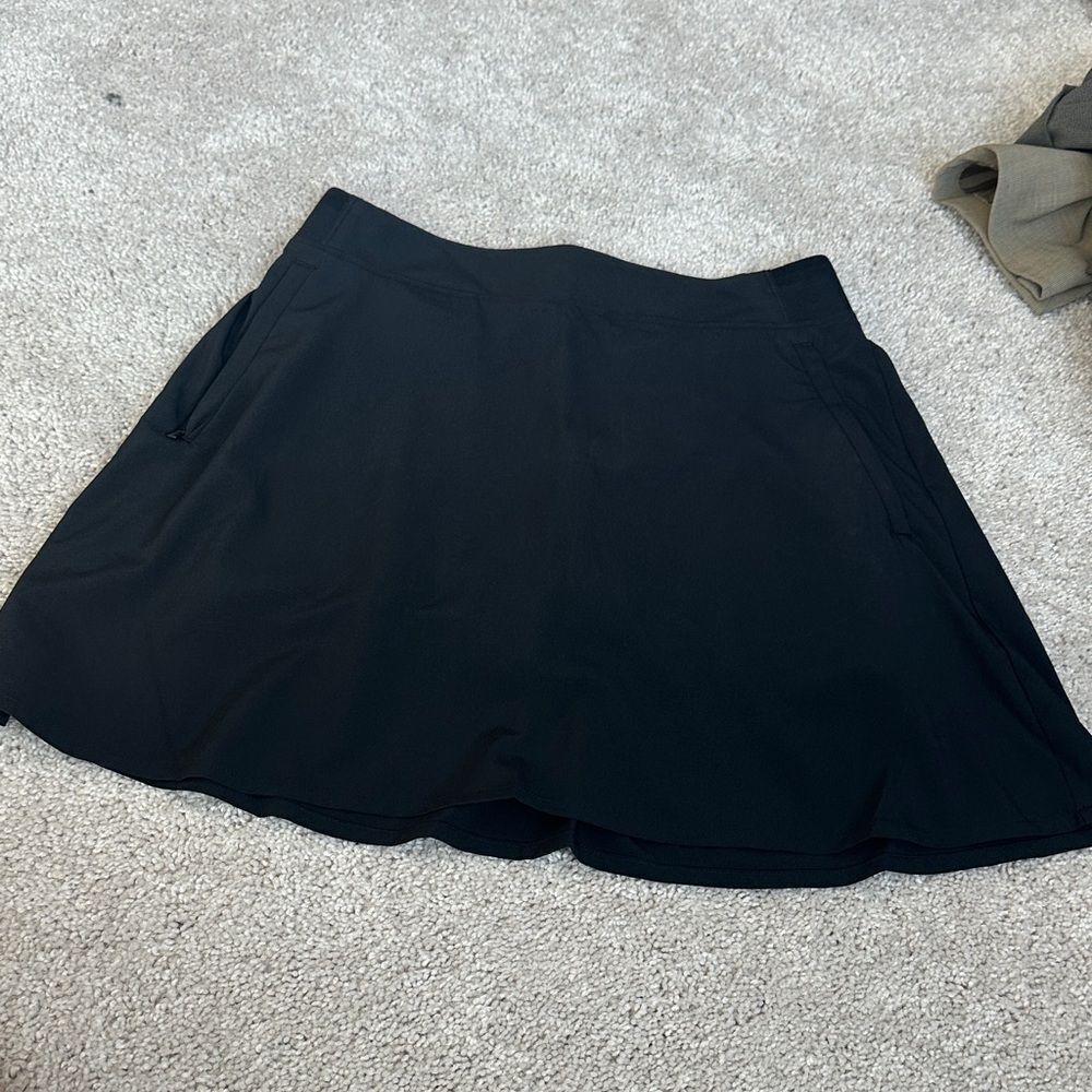 Athleta Black Brooklyn Heights Skort Women’s Sz 4 worn once.